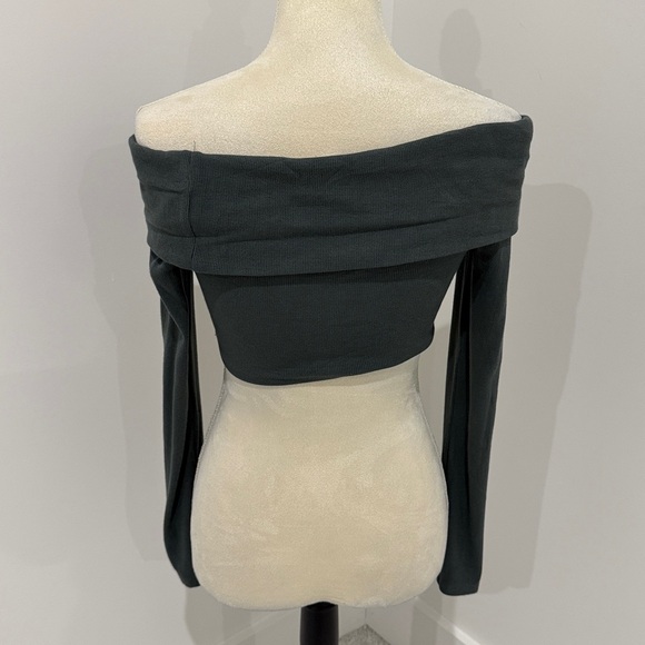 Garage Forest Green Off-Shoulder Top - Picture 2 of 3